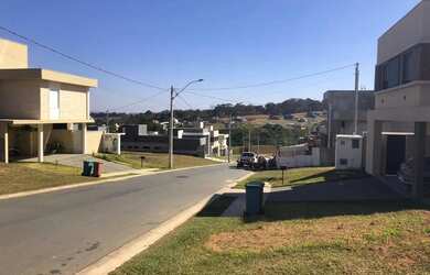 Imagem 6: Imóvel para venda tem 350 metros quadrados em Jardins Bolonha - Senador Canedo - GO