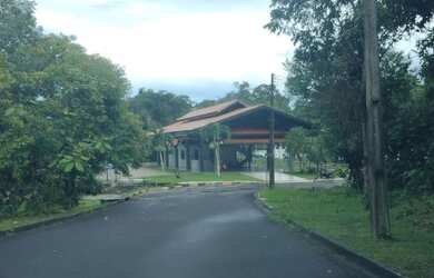 Imagem 6: Cond. Fechado. Lote c/ 900m2. Plano, Limpo e Documentado