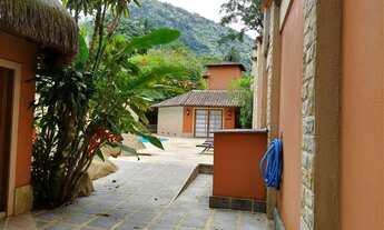 Imagem 5: Casa com 5 suítes, no Monte Olivete, acesso à cachoeira e piscina