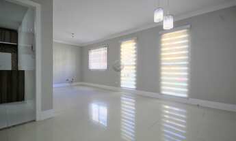 Imagem 4: Sobrado triplex em condomínio fechado no Santa Cândida