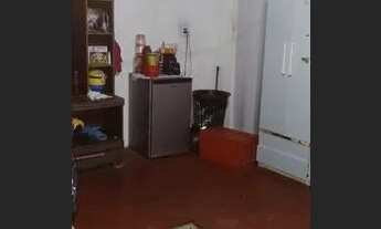 Imagem 3: Casa em rua pública