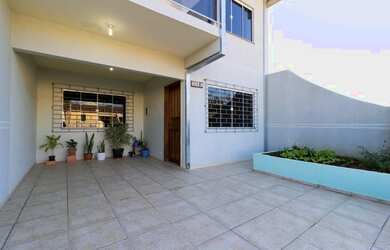 Imagem 5: Sobrado para venda possui 106 metros quadrados com 3 quartos em Centro - Mandirituba - PR