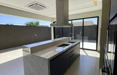 Imagem: Casa moderna e diferenciada no condomínio