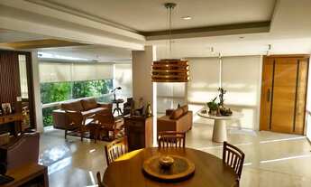 Imagem 1: Casa triplex à venda no Valparaiso, Petrópolis Rj , 4 suítes e 2 vagas de garagem