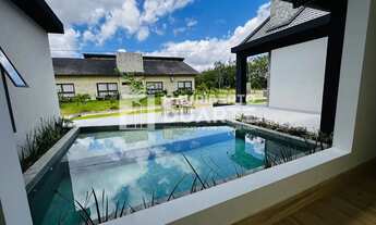 Imagem: Casa com Piscina Aquecida e 5 Suítes À