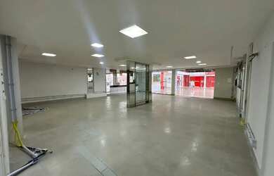 Imagem 3: Comercial à venda em rua pública, RECREIO IPITANGA, Lauro de Freitas, BA