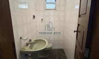 Imagem 4: Casa à Venda com 7 Quartos, 4 Banheiros e Cozinha Externa - Perto de Tudo