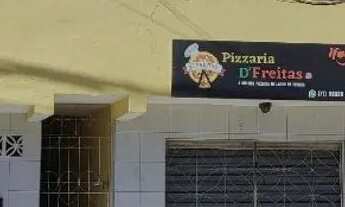 Imagem: Prédio na rua principal do bairro Itinga