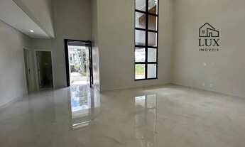 Imagem 2: Alphaville 4 / 230m² / 4 suítes / semi mobiliada / área gourmet / piscina/ casa de esquina