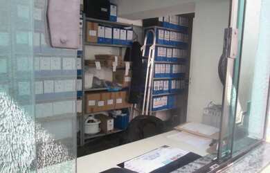 Imagem 4: Prédio comercial de 500 m² com 6 salas e 4 vagas. Excelente localização