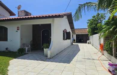 Imagem 5: Casa com e dormitórios perto de tudo