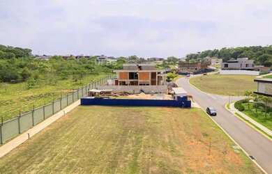 Imagem 3: Excelente lote de 800 m2, sem vizinho de fundo e com ótima localização dentro do condomíni