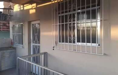 Imagem: Casa com 2 Quartos em Vila Tranquila