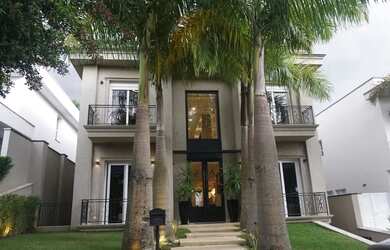 Imagem 2: Casa no condomínio Residencial Genesis 1 para venda com 6 quartos, sendo 4 suítes , 577m²