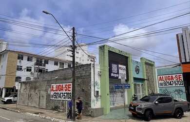 Imagem 2: Loja de esquina na avenida 13 de maio n1226