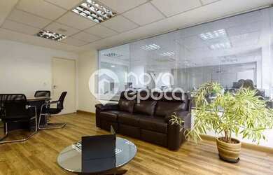 Imagem 4: Centro Galpão / depósito com 3 vagas na garagem