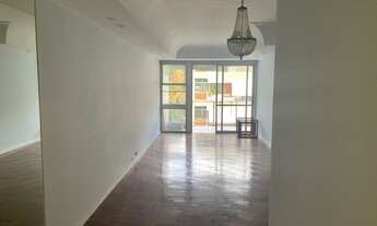 Imagem 2: Ótimo imóvel no Jardim Botânico claro e arejado