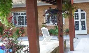 Imagem 3: Casa Duplex para Venda em Saquarema, Verde Vale (Bacaxá), 6 dormitórios, 4 suítes, 6 banhe