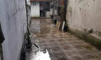 Imagem 7: Saráty Vende casa com ponto comercial na 14 de março com três suites e área externa