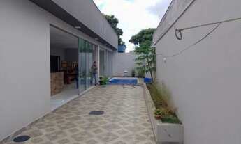 Imagem 2: Casa de condomínio para venda possui 320 metros quadrados com 4 quartos, dependência