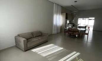 Imagem: Casa de condomínio padrão, nova, para