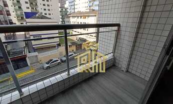 Imagem 4: Encantador Apartamento de 1 Dormitório com Vista para o Mar, disponível para locação, na A