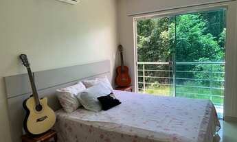 Imagem: Casa de condomínio para venda possui 215