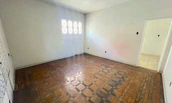 Imagem 4: Aluga Casa em Bento Ferreira com 500m² de Terreno e 280m² Construídos - R$ 18.000,00