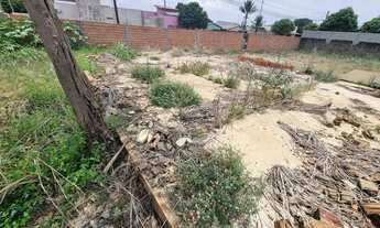 Imagem 2: INVISTA NO SEU FUTURO: Imóvel Perfeito para Seu Projeto dos Sonhos!