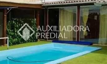 Imagem 4: Ampla casa com piscina à venda no bairro São José