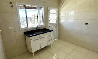 Imagem 4: Sobreposta de 2 Dormitórios no Jd. Princesa, Primeira Casa com Sacada, 100 Metros da Pista