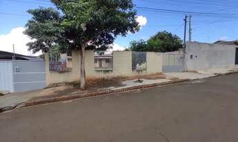 Imagem 2: Casa para Venda e Locação no Jardim Santa Rita 6 na Região Oeste de Londrina com 1 quarto