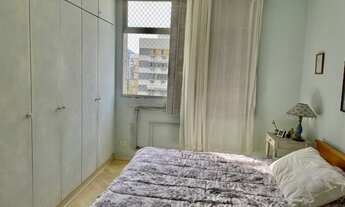 Imagem 7: Rua silenciosa no Leblon , andar alto, vista oceano, montanhas e sol da manhã