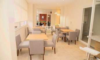 Imagem 7: Apartamento desocupado de dois dormitórios, churrasqueira e uma vaga na garagem no bairro