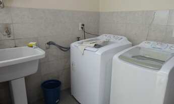 Imagem 6: Casa de condomínio para venda possui 385 metros quadrados com 4 quartos