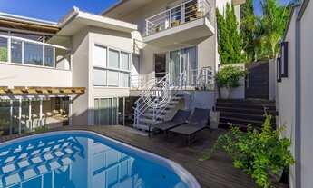 Imagem 7: Casa decorada com 325m² à venda no condomínio horizontal Ariribá