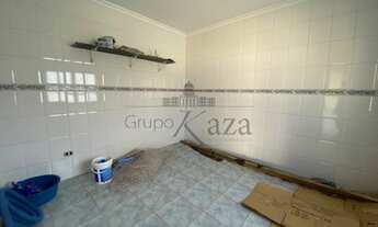 Imagem 3: Lindo Sobrado com 530 m² - 4 drm sendo 2 suítes, sacada, área gourmet, piscina, 2 vagas