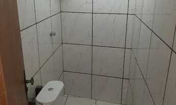 Imagem 5: Loja com piso e banheiro próximo a Praça de Corrêas