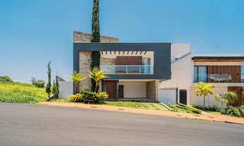 Imagem: Casa com 04 quartos(sendo 03 suítes) no