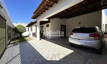 Imagem: Casa residencial com 4 quartos sendo 1 suíte