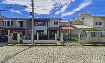 Imagem: Residência espaçosa com vista para o mar