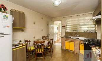 Imagem 2: Casa com 5 dormitórios em rua calma, próxima ao Barra Shopping