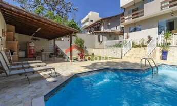 Imagem: Casa de condomínio em Rua Metrópole