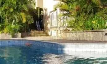 Imagem: Casa colonial com 4 quartos sendo 3 suítes