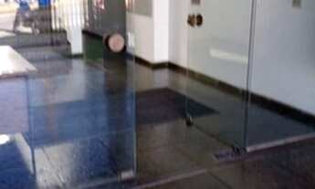 Imagem 3: EM CENTRO COMERCIAL NO PORTÃO!