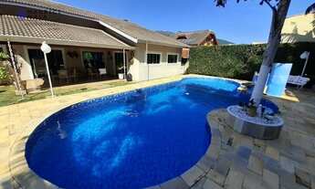 Imagem: Casa de alto padrão com 3 suítes para