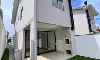 Imagem 6: Sobrado no Aririú com 3 quartos sendo 1 suíte, 3 banheiros e 1 vaga de garagem