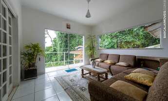 Imagem 2: Mansão localizado no condomínio Alpes de Caieiras, em meio ao verde da Serra da Cantareira