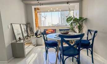 Imagem 2: Apartamento reformado na divisa do Água Verde com o Portão. 60m² privativos. Cozinha Espaç