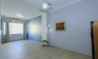 Imagem 2: Apartamento com 3 quartos e vaga em rua transversal no Flamengo